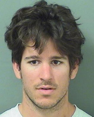 Illustration for article titled Fla. Man Charged After Throwing Live Alligator Through Wendy’s Drive-Thru Window